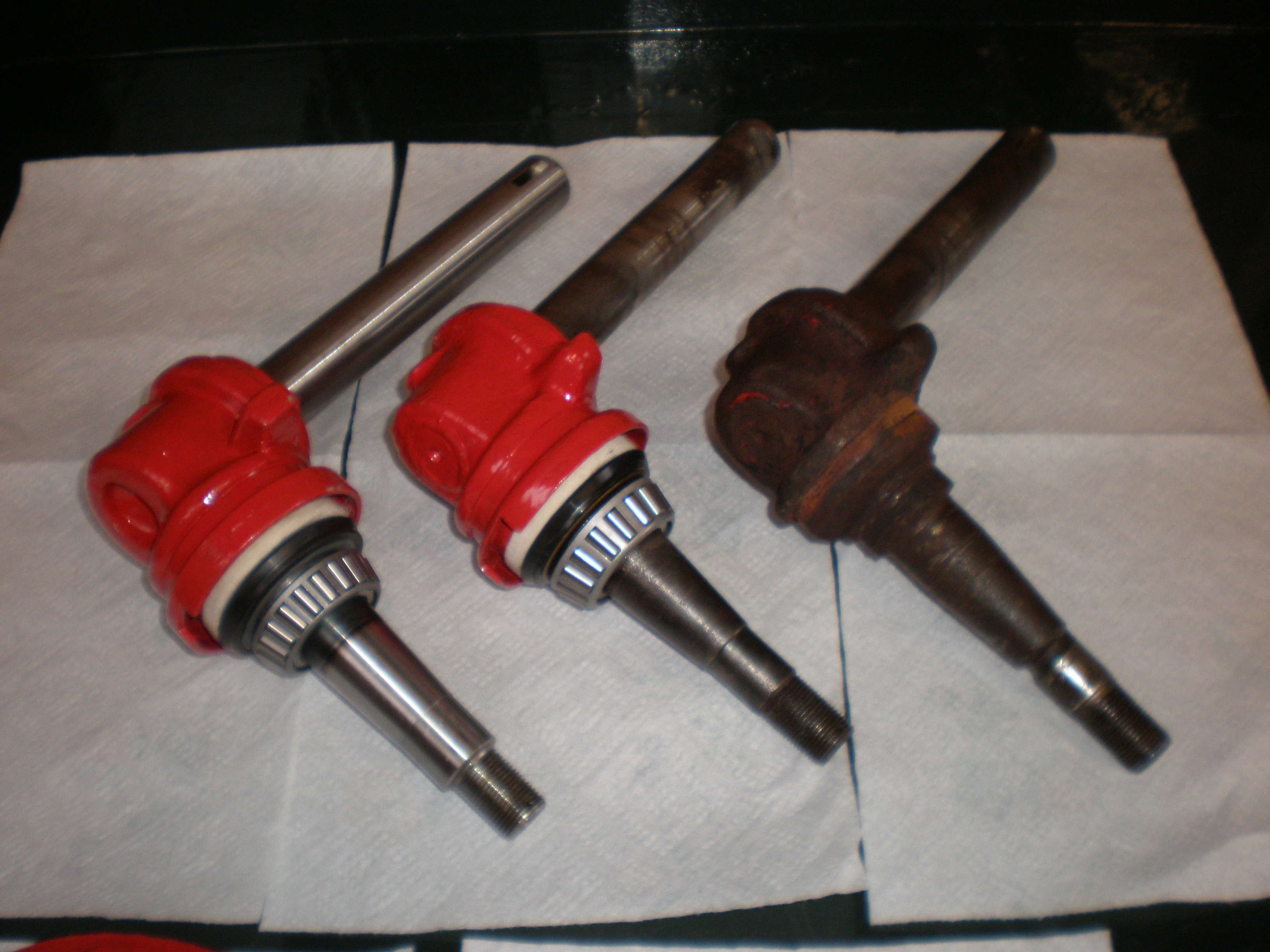 Tractor Steering Overhaul - Steering knuckle original